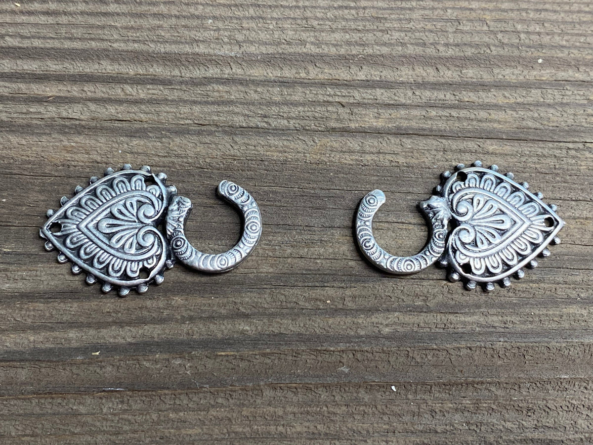 2er Set Miederhaken Schüröse "Herz" Dirndlhaken altsilber metall Miederösen